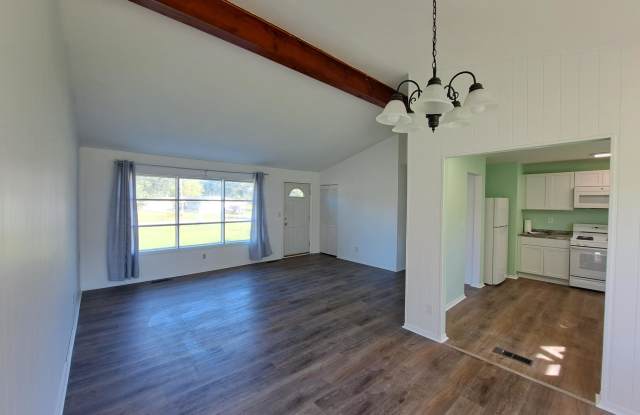 1521 Stanford Dr Gallery 3