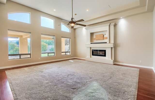 4 bedroom, 2.5 bath house with pool and putting green photos photos