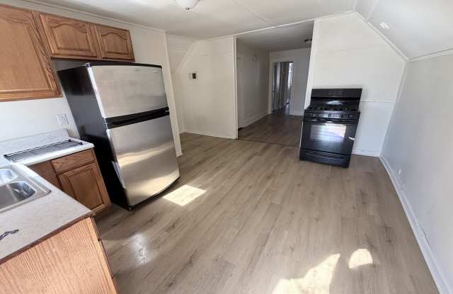 2210 West Iowa Street - 2 Gallery 2