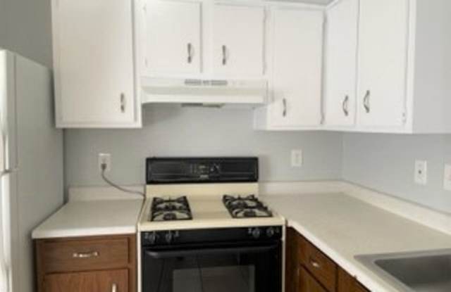 3421 Alta Monte Avenue Northeast - A Gallery 3