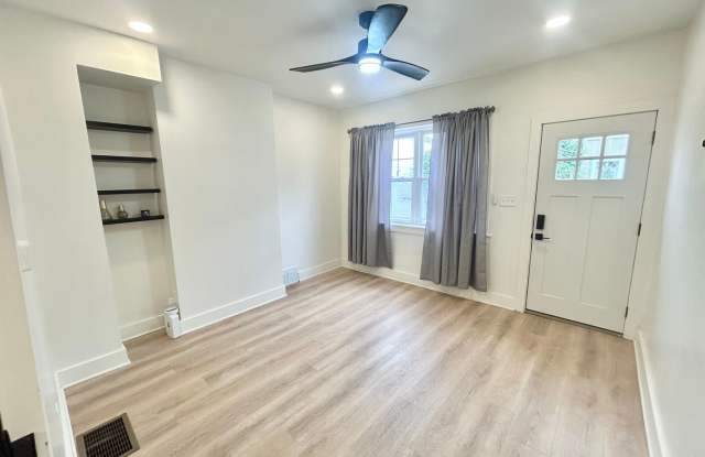 Updated 2-Bedroom Fishtown Townhome with Central Air Gallery 3