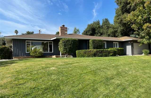 145 Oak Meadow Road Gallery 2