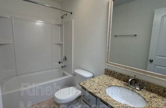 1049 Ellis Pond Dr Gallery 3