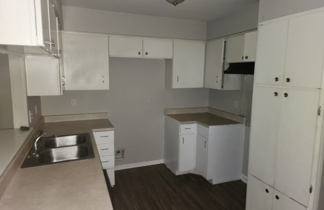 14207 Woodforest Boulevard Gallery 3