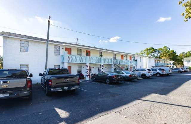 Marilyn Apartments Gallery 1