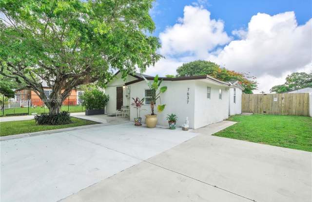 7637 NW 17th Pl photos photos
