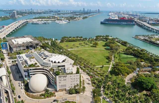 1100 Biscayne Blvd photos photos