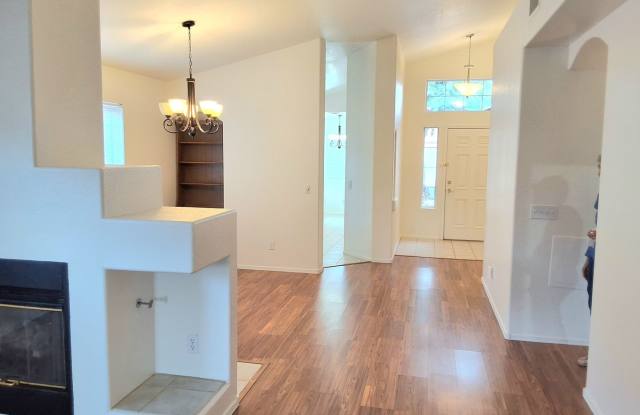 Clean, bright 3 Bdrm/2 Ba in Rancho Vistoso. Gallery 1