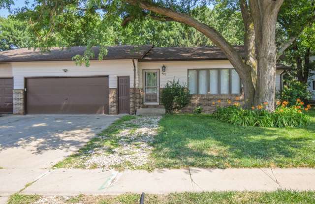Fully Renovated 5 Bed / 3 Bath Home with 2-Stall Garage in Prime S Sioux Falls Location! photos photos