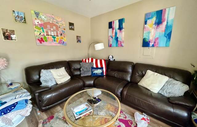 7 Bedroom Available for Pre Lease! Gallery 3