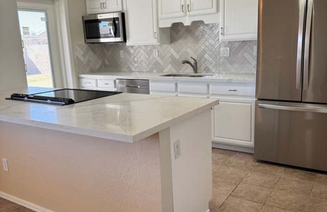 Spacious 4bdm 2Ba Tempe Home with New Kitchen and a Pool! photos photos