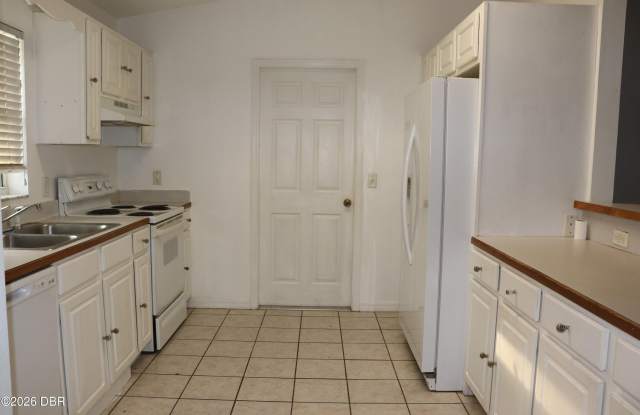 1061 Oak Forest Circle Gallery 4