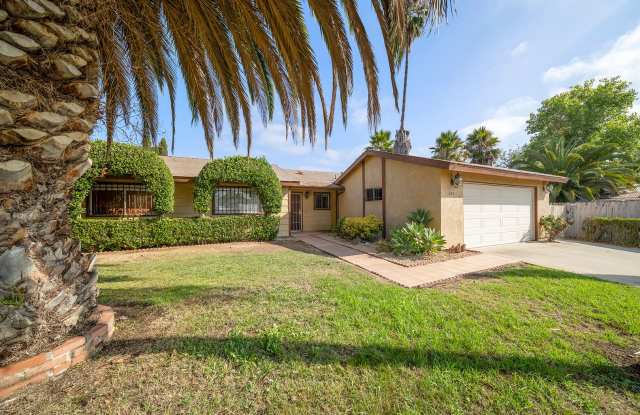 Charming 3 bedroom 2 bath in Escondido! photos photos