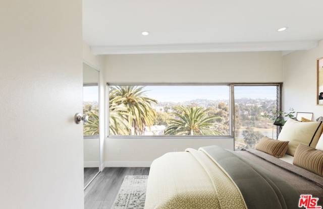 1701 Clinton St - 1701 W Clinton St, Los Angeles, CA 90026