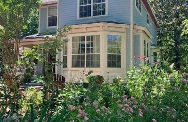689  N Willow  AVE photos photos
