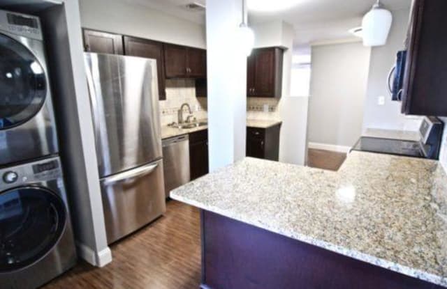 4337 Roanoke Parkway - 4337 Roanoke Parkway, Kansas City, MO 64111