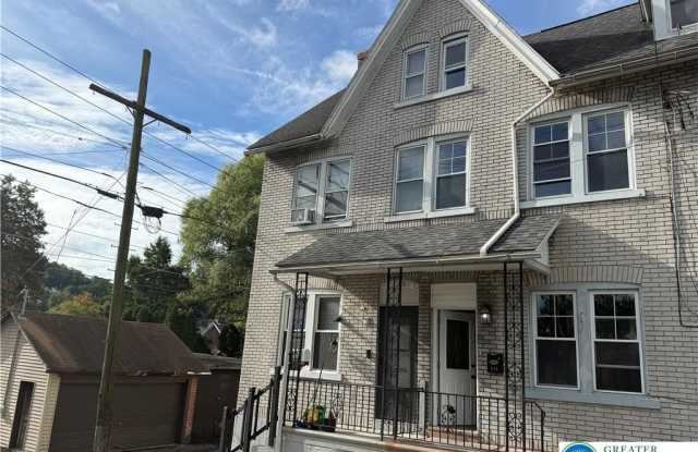 722 N Clewell Street Gallery 1