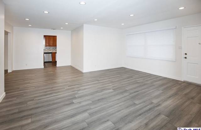 10920 Mather Avenue Gallery 4