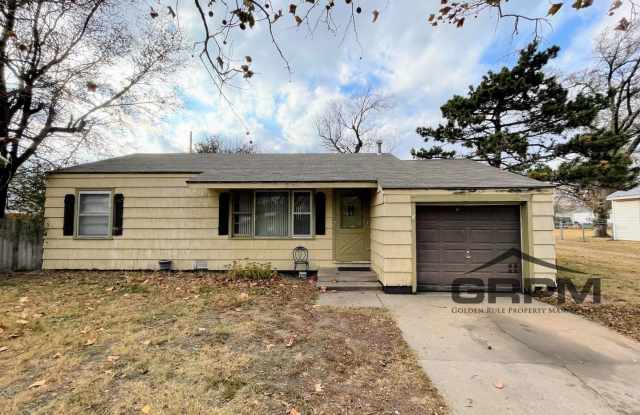 Comfortable 2 bed 1 bath home photos photos