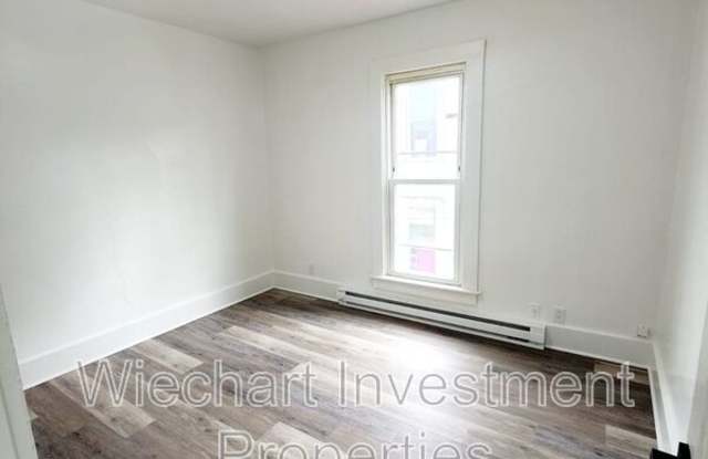 931 1/2 W Wayne St Gallery 4