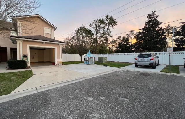 802 SOUTHERN CREEK DR - 802 Southern Creek Drive, Fruit Cove, FL 32259