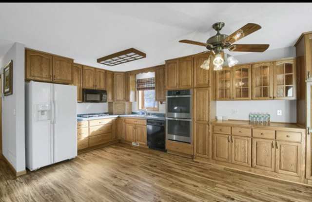 Bright, Spacious, home for rent in Plymouth - Fox Glen Neighborhood photos photos