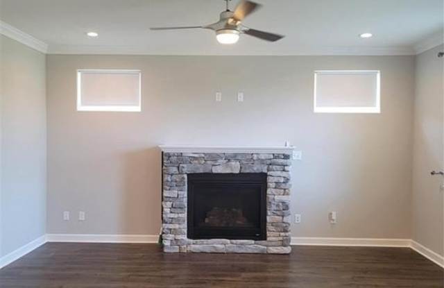 2552 Woolsey Street Gallery 4