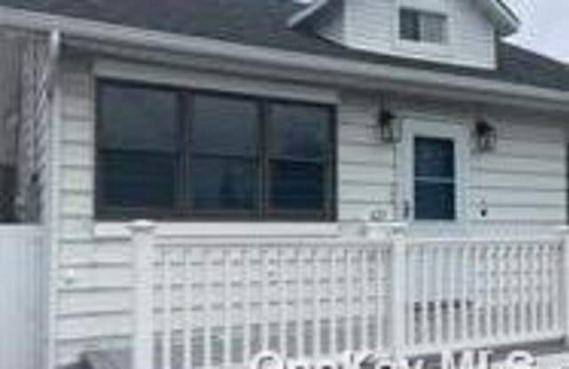 623 W Walnut Street - 623 West Walnut Street, Long Beach, NY 11561