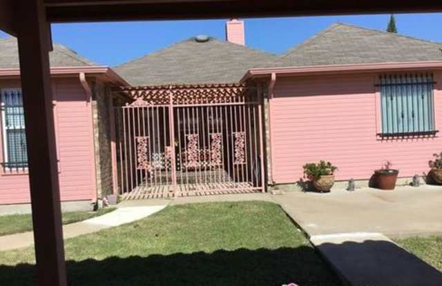 10924 Spring Tree Drive Gallery 4