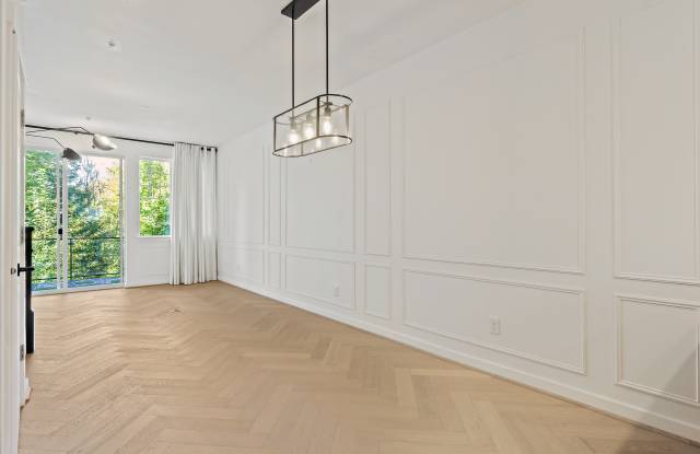 5903 185th Court Northeast#7-105 Gallery 4