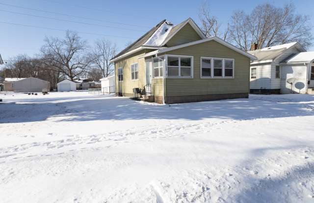 UPDATED 3 Bedroom 1 Bathroom single family home photos photos