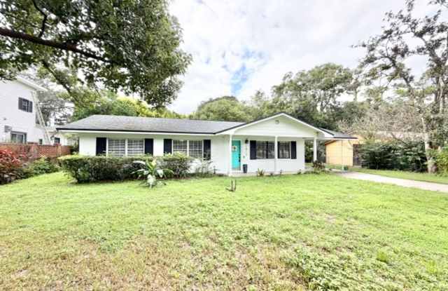Sanford - 3 Bedroom, 2 Bathroom - $2095.00 Gallery 3