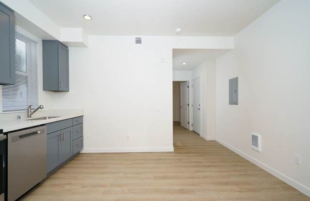 1st Floor 1 BD/ 1 BA | 1/2 First Full Month Rent Off Gallery 3
