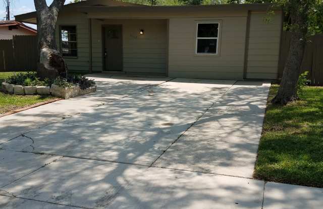 5227 Vlg Gln Dr photos photos