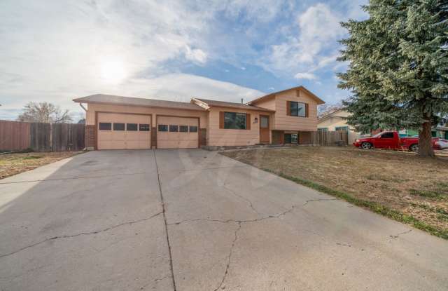 Great Home in Colorado Springs with 2 Car Garage photos photos