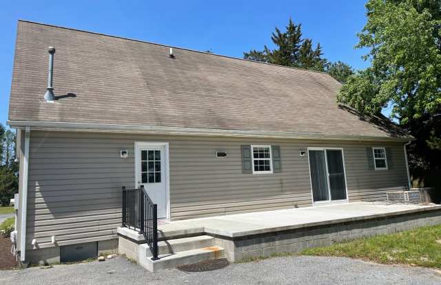 Spacious Four-Bedroom Home on a Quiet Street In Milton. Gallery 3