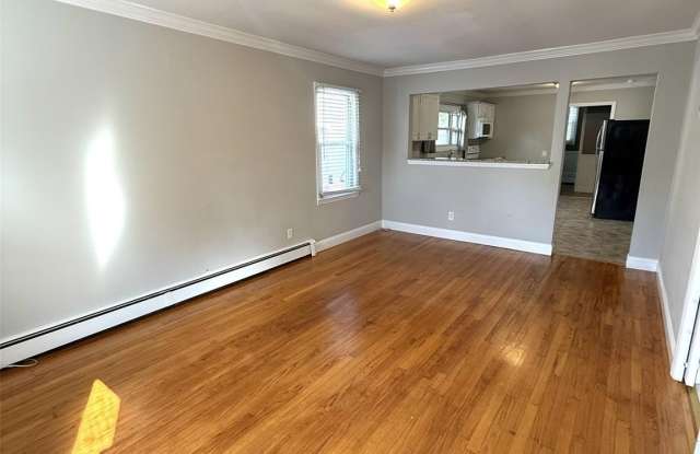 21 Kingdom Court Gallery 3