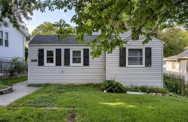 2 Bedroom Benson Charmer!! photos photos