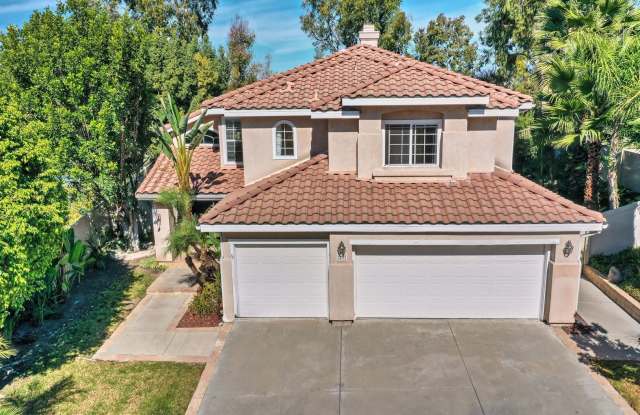 Beautiful 3 bedroom view home with loft in desirable Pacific Hills - 23 Chesterfield, Mission Viejo, CA 92692