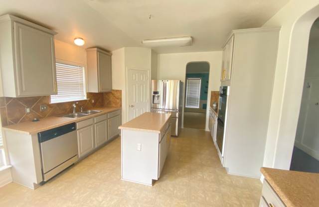 Beautiful 3bed 2bath home in Heather Glen subdivision. photos photos
