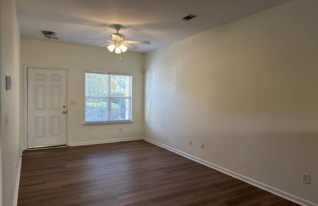 Two bedroom townhome with one car garage Gallery 3