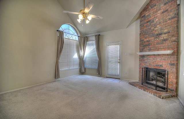 4210 Timberglen Road Gallery 3