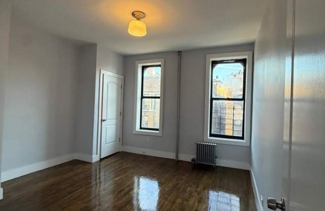 2567 Decatur Avenue photos photos