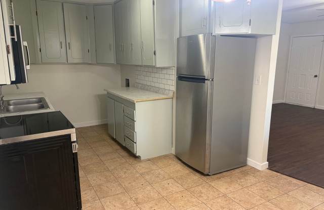 3 Bedroom and 1.5 Bathroom House Gallery 4