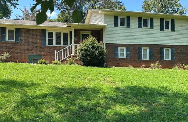 Home in Easley close proximity to schools!! photos photos