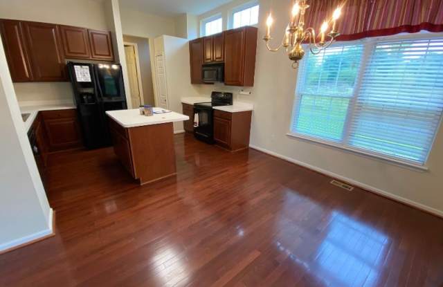 216 Penobscot Dr. Gallery 4