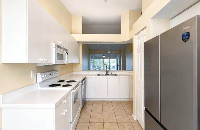 North Naples Condo for Rent- 2 Bedroom in Piper's Grove Gallery 3