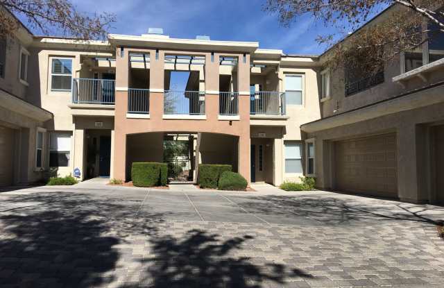 Spacious 1st Floor Beauty! photos photos