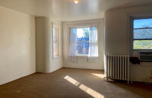 1725 Kilbourne Pl NW Gallery 4