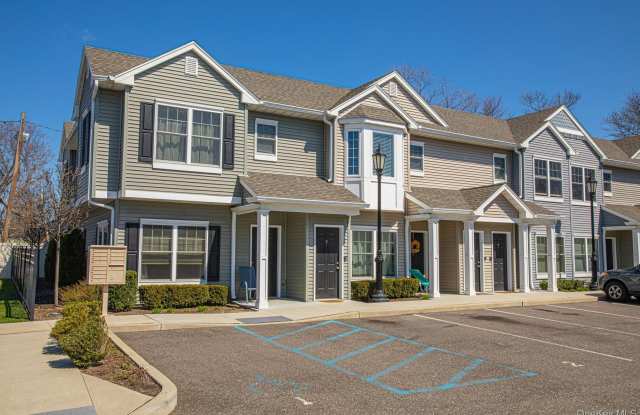 24 Robert Court Street - 24 Robert Court, Amityville, NY 11701